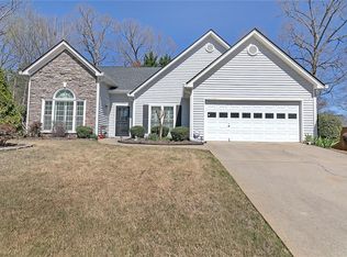 5723 Harthorn Park Pl, Sugar Hill, GA 30518