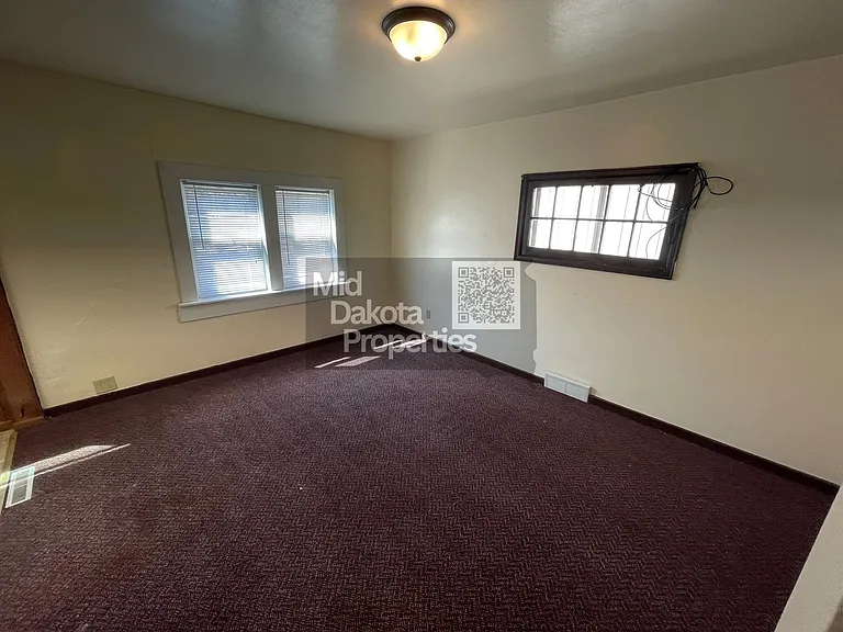125-127 127 1/2 129 131 133 135 E #2 — Photo 1