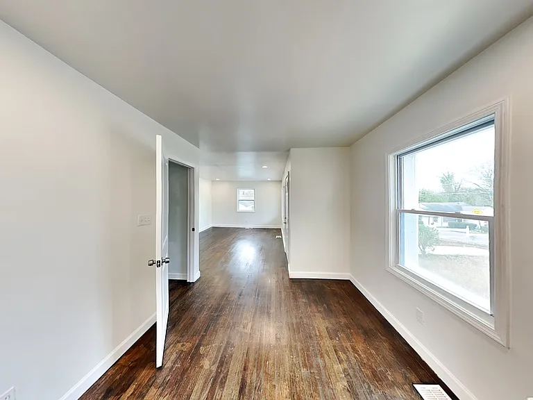 1958 Maywood Pl NW — Photo 6