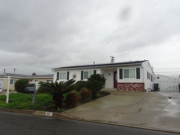 2nd image of 821 W Woodcroft Ave