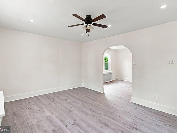 5th image of 54 Finley Ave
