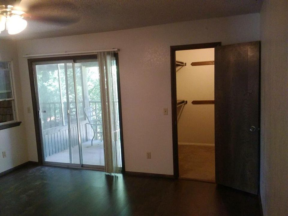Upstairs master bedroom with balcony