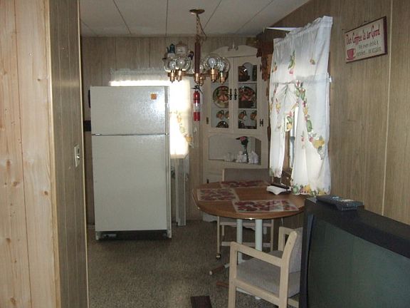 4th image of 229 Prince Dr