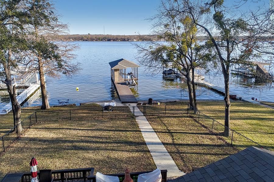 1st image of 118 Pin Oak Dr