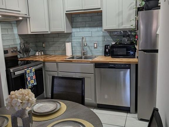 4th image of 4908 Chalet Dr