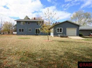 222 Abbot Ave SW, Madelia, MN 56062