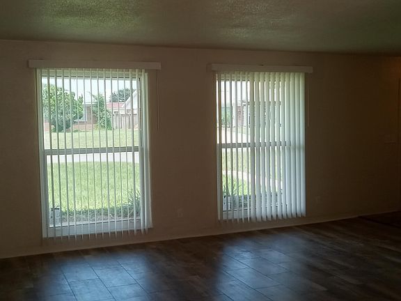 4th image of 140 Ann Rustin Dr