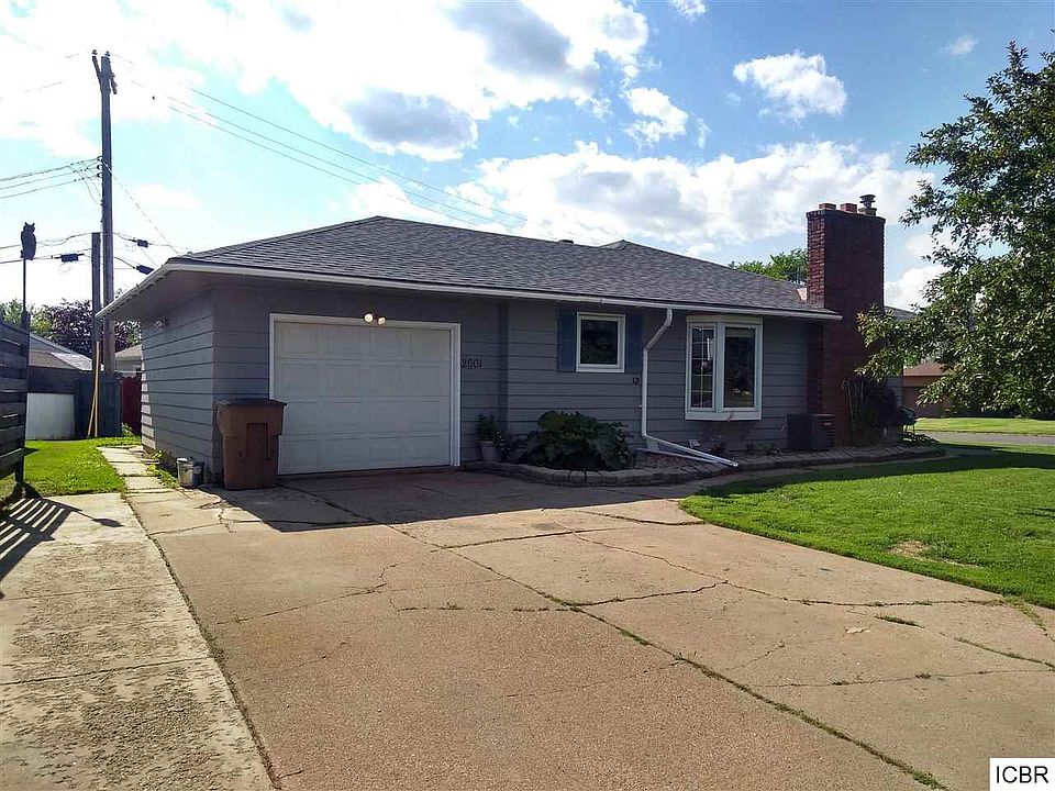 1st image of 2601 Diane Ln