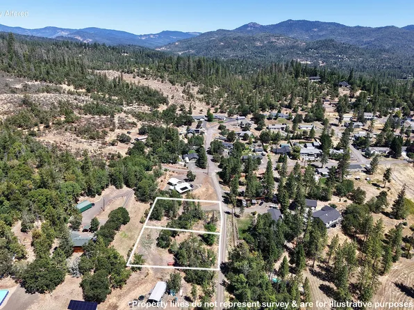 555 Hudspeth Ln, Shady Cove, OR 97539