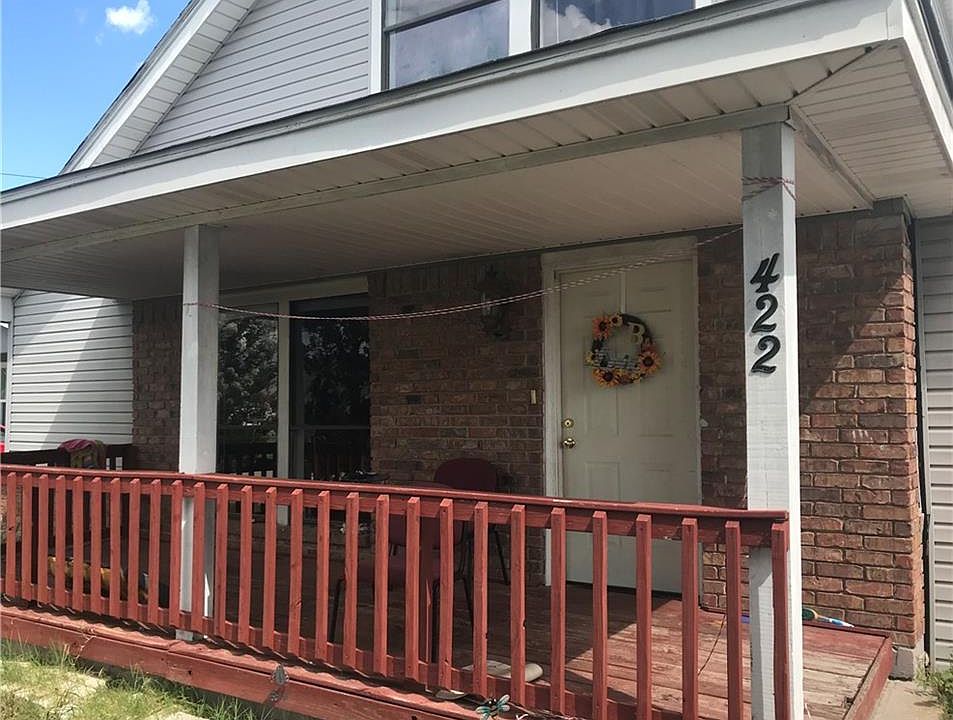 2nd image of 422 Lakeside Dr