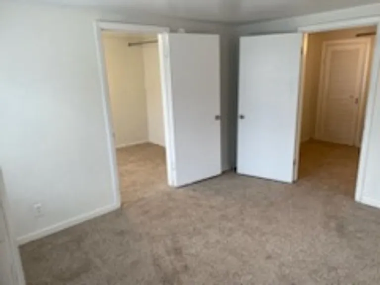 301 SW Isaac Ave — Photo 11