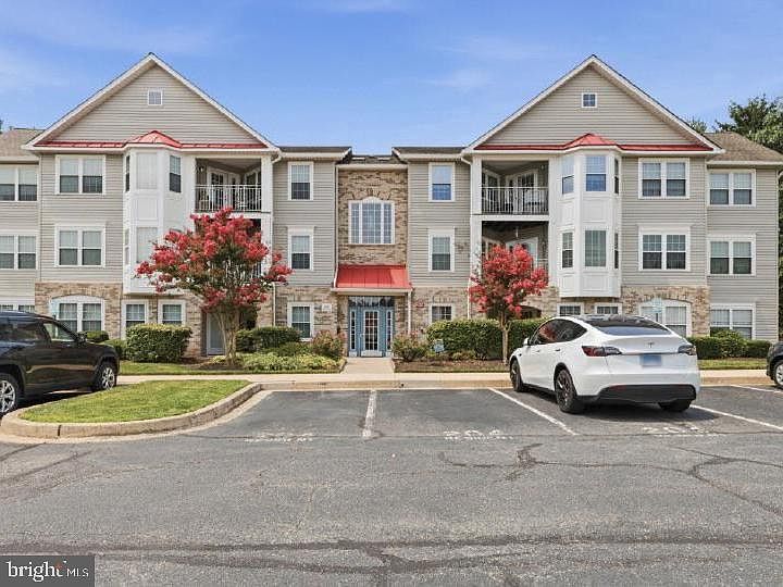 1st image of 204 Kimary Ct #J