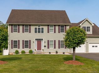 39 Maple Hill Ave, Newington, CT 06111