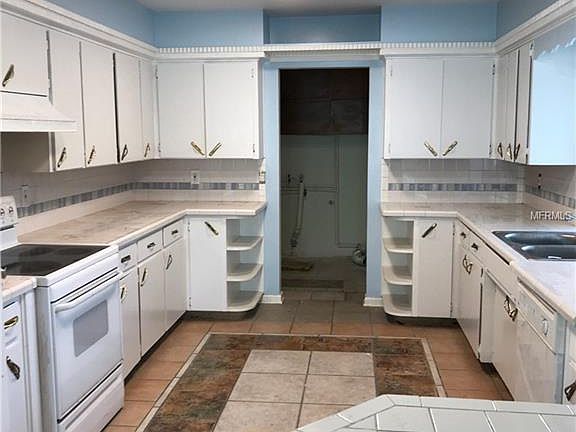 2nd image of 700 Avenue N SE