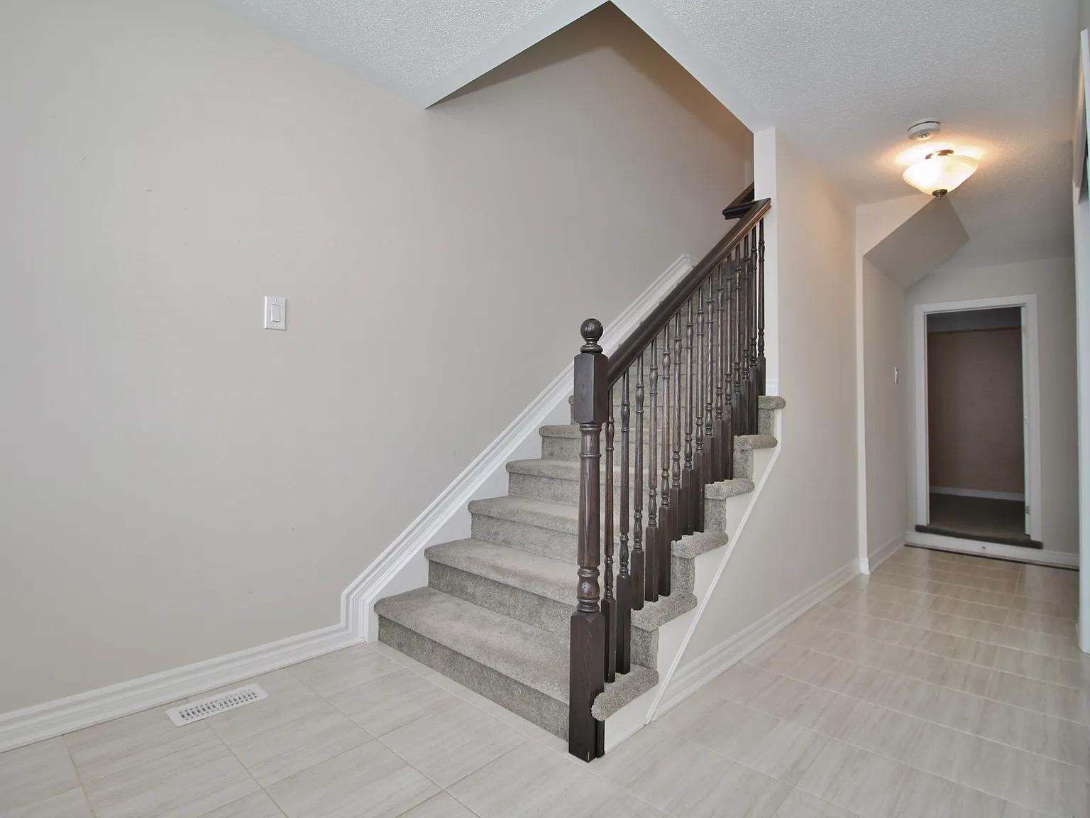376 Aphelion Cr — Photo 2