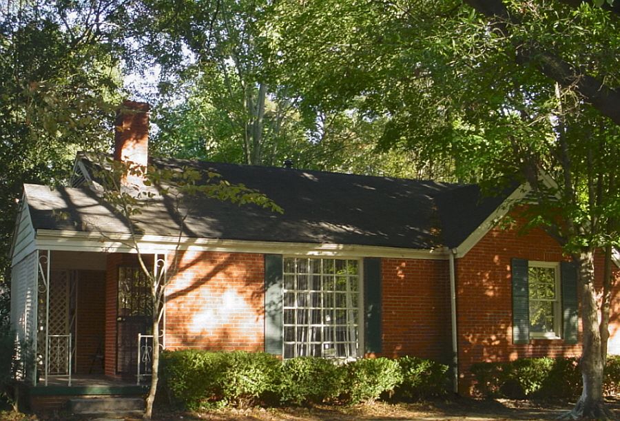 Front view of home.
