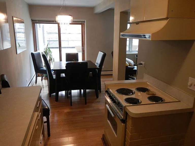 2928 Dean Pkwy #2F — Photo 7