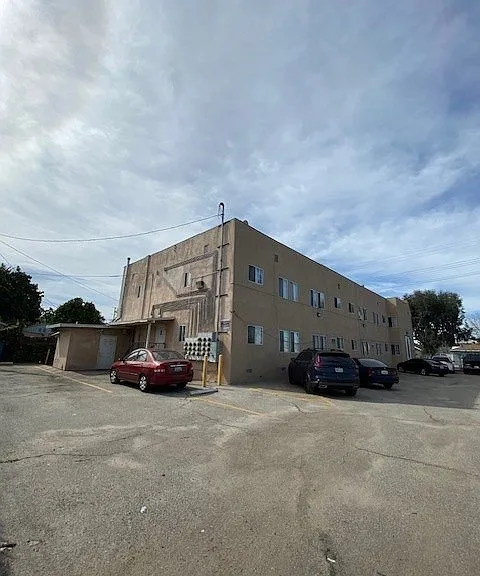 5414 S. Main St. — Photo 3