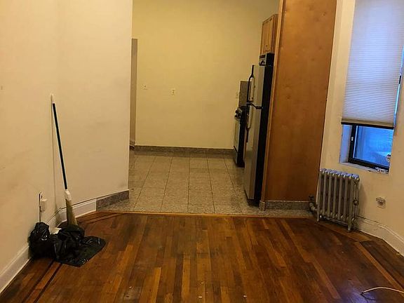 2nd image of 3011 30th Ave APT 3