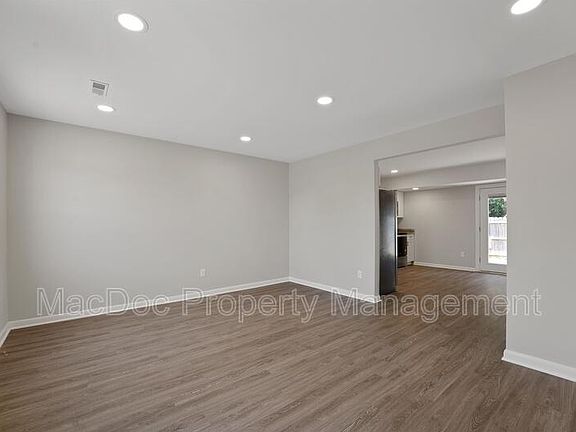 4th image of 5239 Daffodil Dr