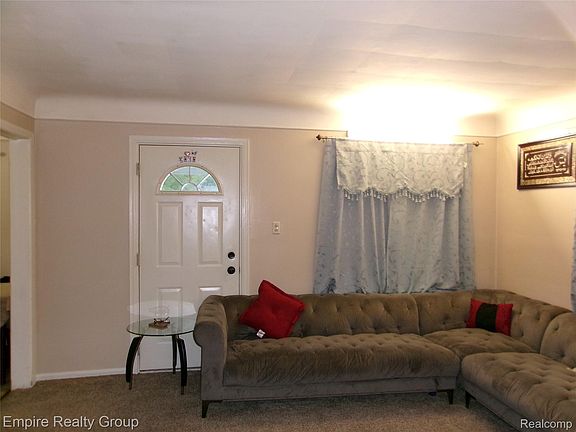 5th image of 7507 W Parkway St