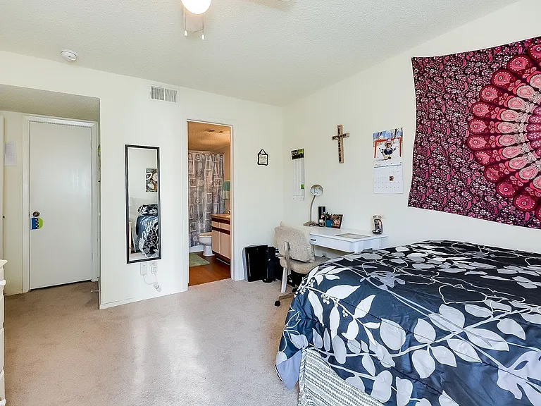 218 N Texas Blvd #105 — Photo 2
