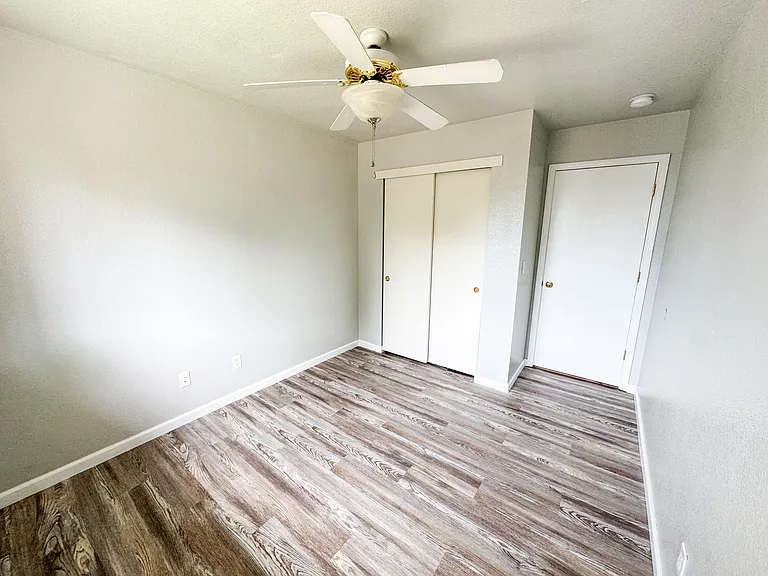 4108 Oak Ct — Photo 12