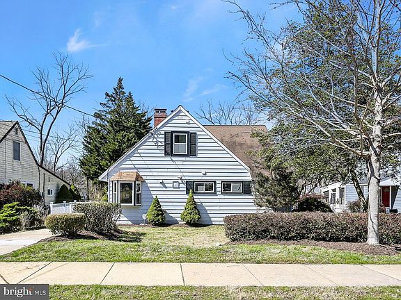 2nd image of 5725 Crawford Dr