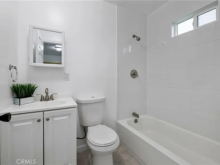 527 W 119th St — Photo 13
