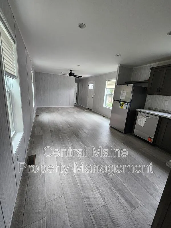 2 bed, 2.0 bath, 840 sqft, $1,395 — Photo 2