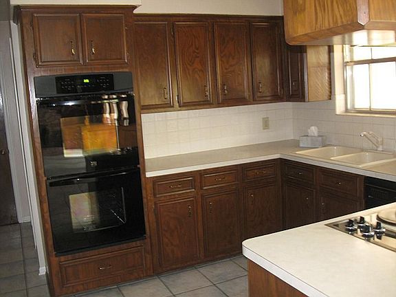 3rd image of 803 Romaine Ln