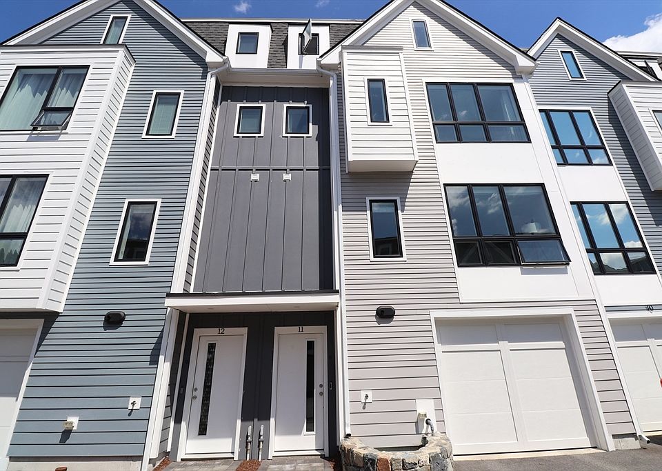 1st image of 118 Eaton St #11
