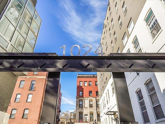 5th image of 1024 Clinton St #104