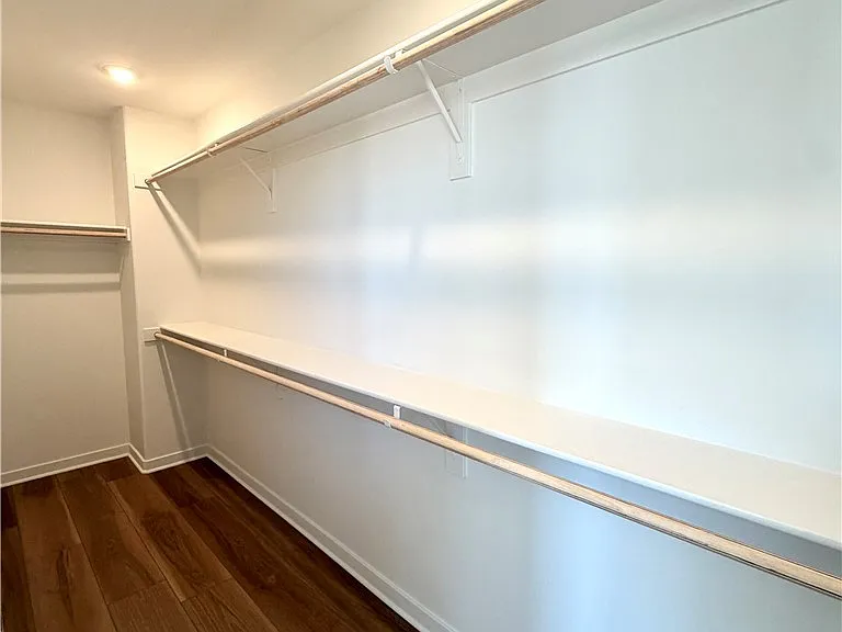 135 Evergreen — Photo 17