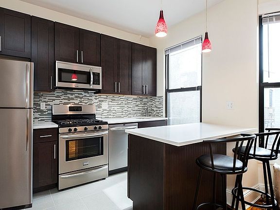 4th image of 3137 34th St APT 3A