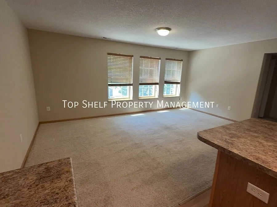 2 bed, 1.5 bath, 1056 sqft, $1,445 — Photo 3