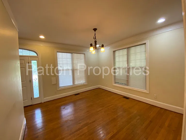 323 Pickens St — Photo 21