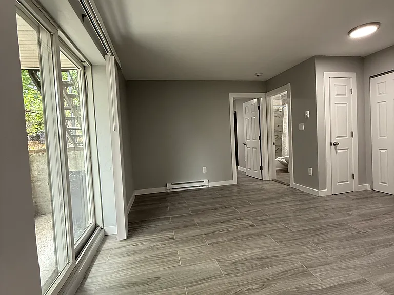 565 Hyde Park Ave #2 — Photo 25