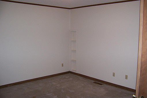 3rd image of 185 Hog Creek Ln