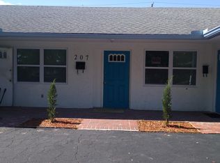 207 Castlewood Dr #B, North Palm Beach, FL 33408