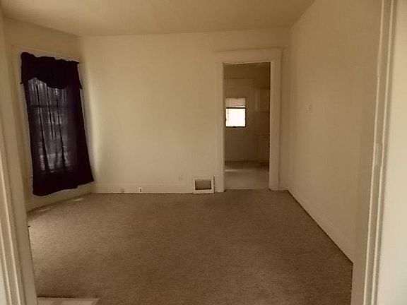 5th image of 300 W Washington St
