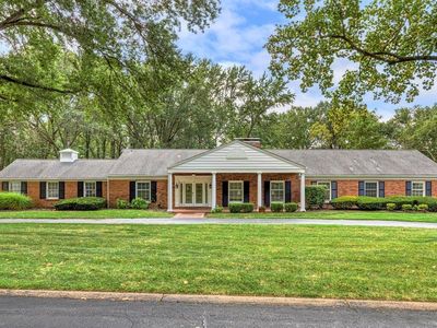 6 Coach N Four Ln, Saint Louis, MO, 63131