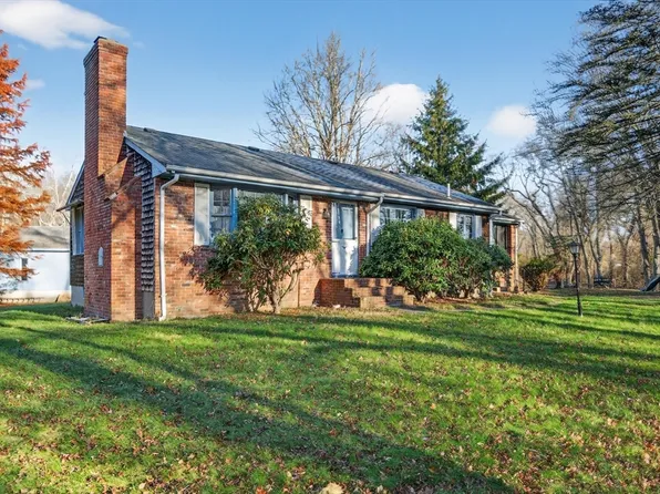 79 Cedar Ave, Swansea, MA 02777
