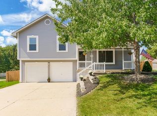 1400 SW Highland Dr, Lees Summit, MO 64081