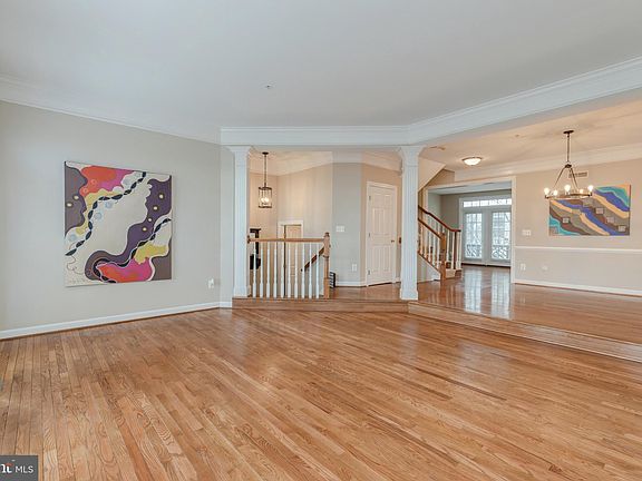 2nd image of 233 Somervelle St