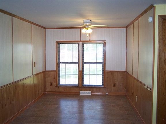 3rd image of 1516 E Whitcomb Ave