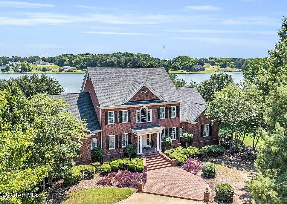 1st image of 1248 W Lakeshore Dr
