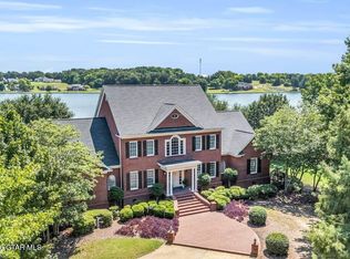 1248 W Lakeshore Dr, Starkville, MS 39759