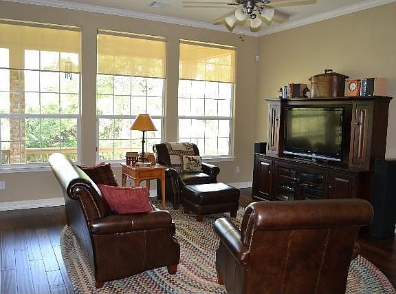 5th image of 7022 Chimney Hill Dr