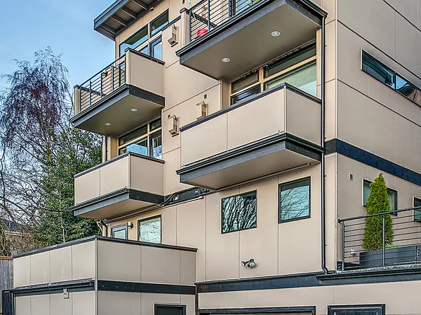 113B 13th Ave E, Seattle, WA 98102